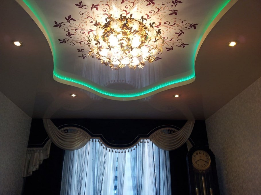 Многоуровневые натяжные потолки