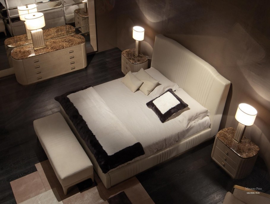 Королевская спальня