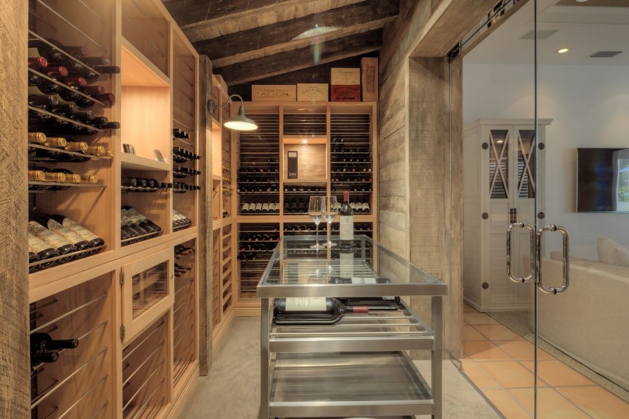 Дизайнерский подвал для хранения