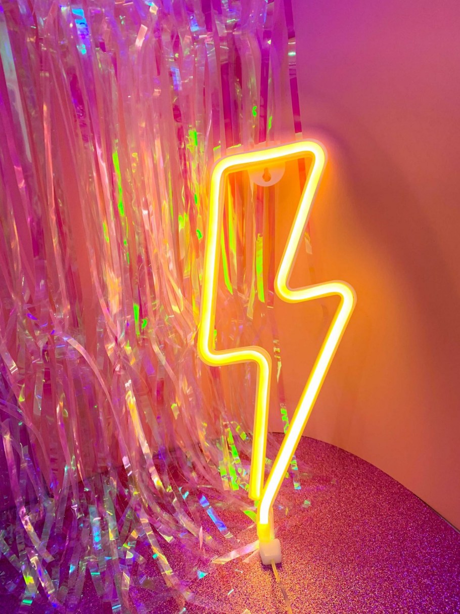 Светодиодный гибкий неон 220v 9.6w/м 120led/м 2835 ip67