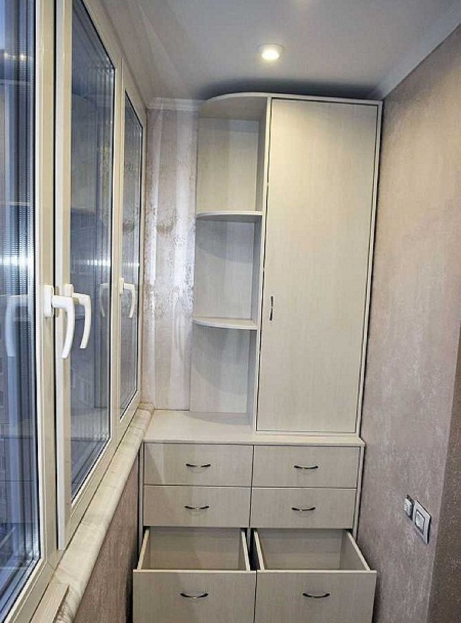 Узкий диванчик на балкон