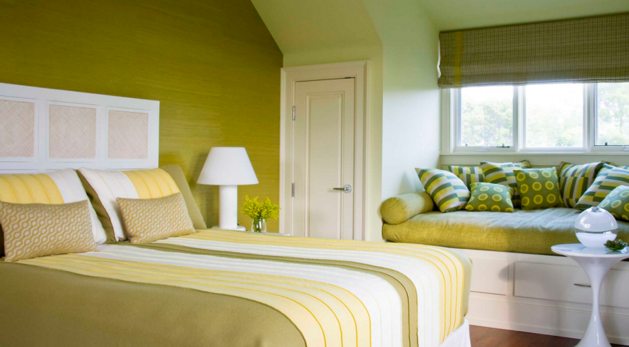 Спальня в фисташковом цвете