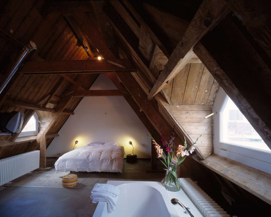 Низкая мансарда в деревянном доме