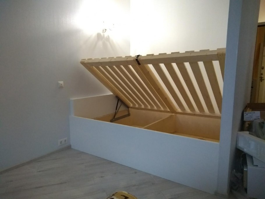 Каркас кровати в нишу