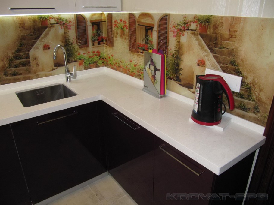 Угловая стеновая панель для кухни