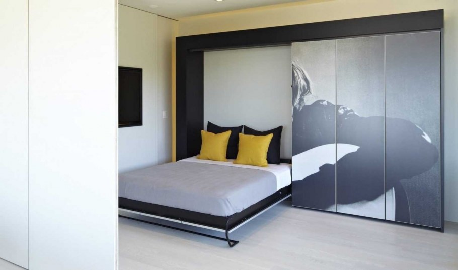 Шкаф купе с кроватью