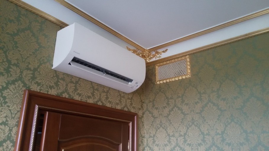 Кондиционер в комнате