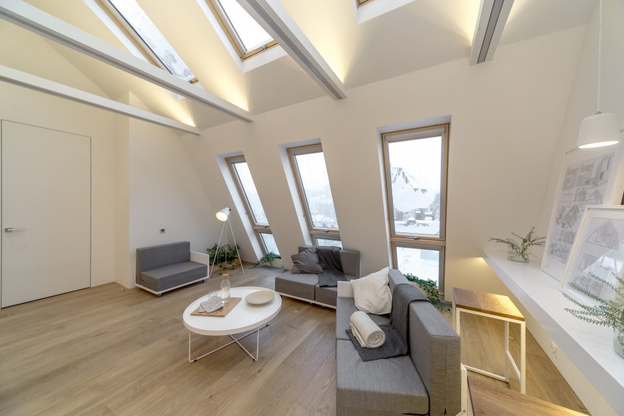 Мансардное окно для второго света