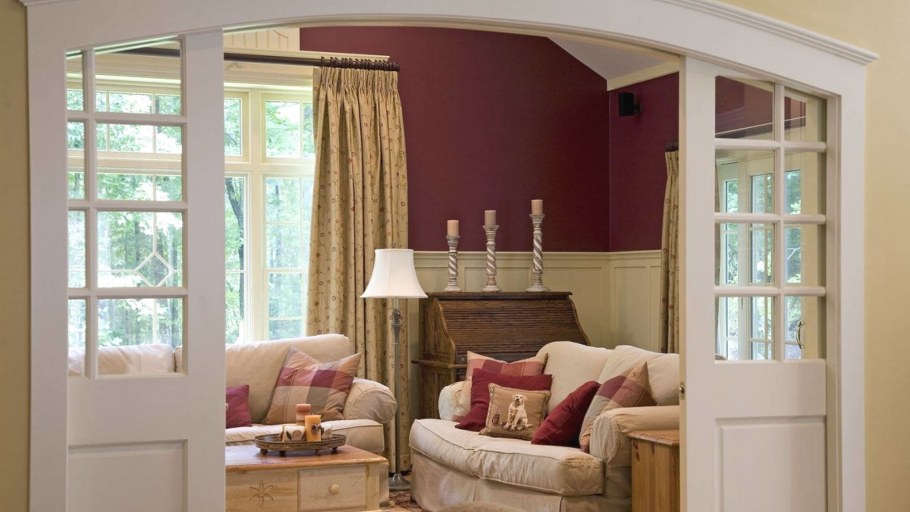 Окно в межкомнатной перегородке