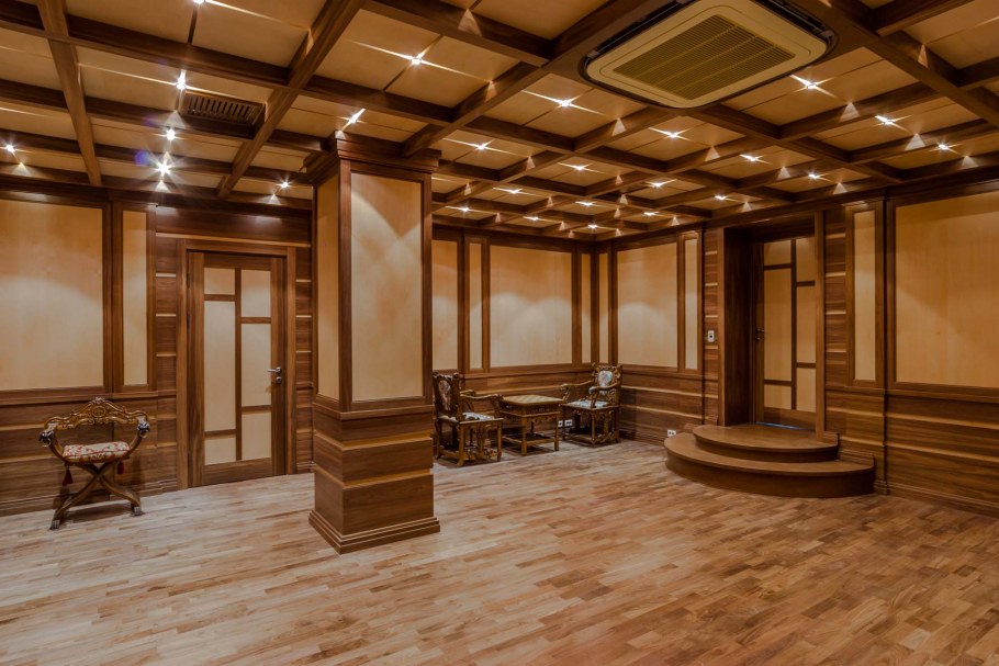 Кессонный потолок в бильярдной