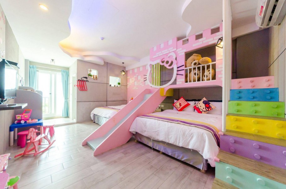 Большая комната для двух девочек