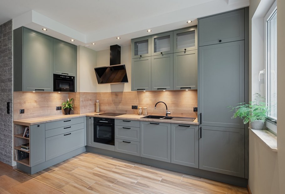 Кухня "Валерия-м страйп" черная