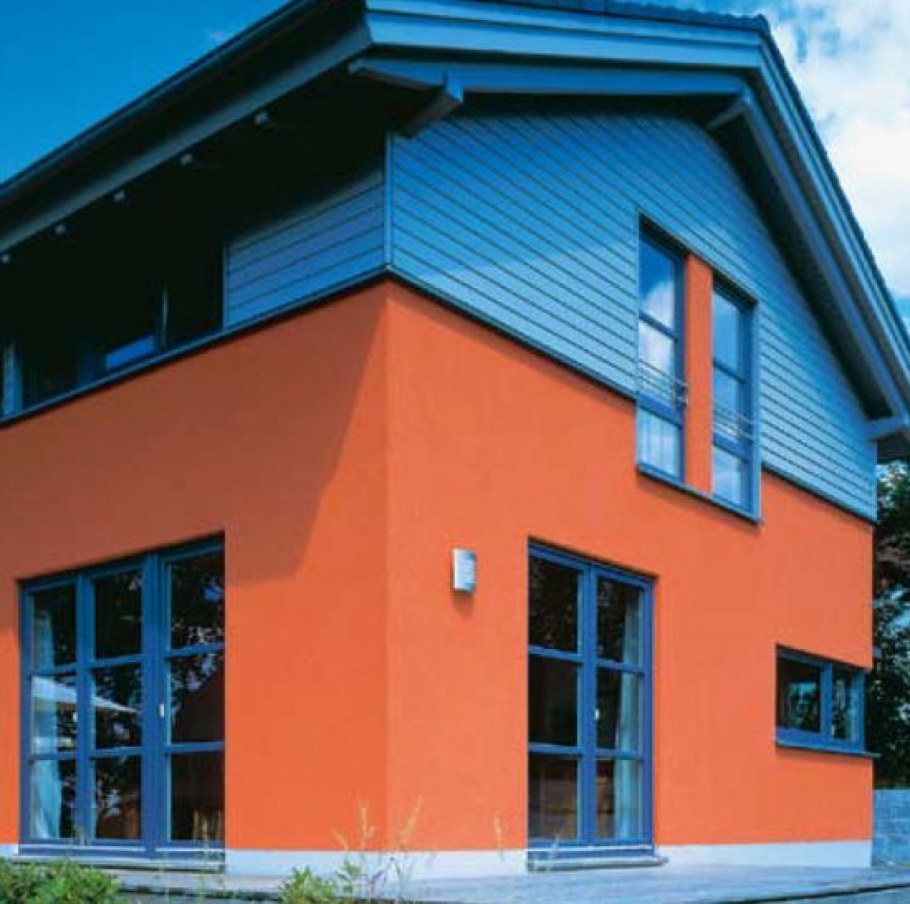 Окрашенные фасады домов