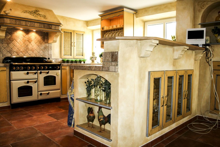 Кухня в средиземноморском стиле печь из кирпича