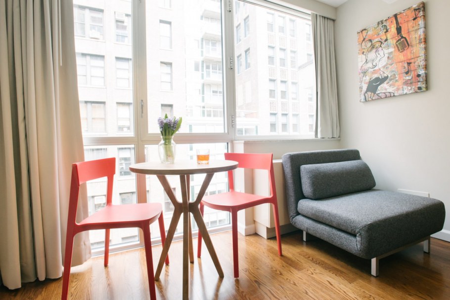 Уютная кухня с диваном