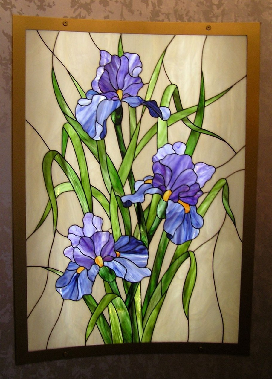 Витраж ирисы в стиле Модерн