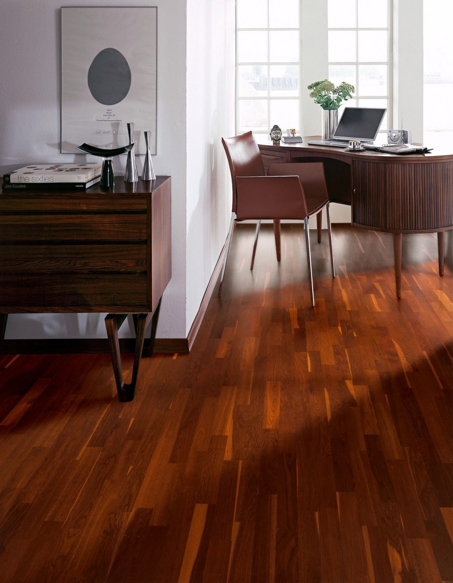 Коричневый паркет в интерьере