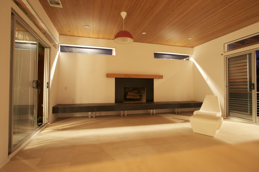 Фактурные натяжные потолки под дерево