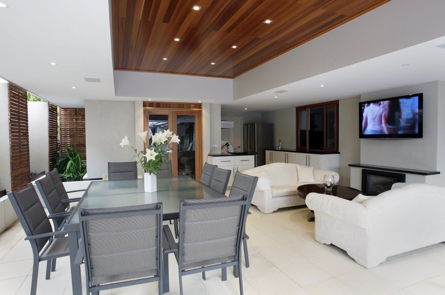 Натяжные потолки пол дерево