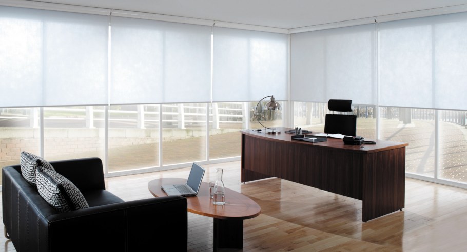 Рулонные шторы в офис