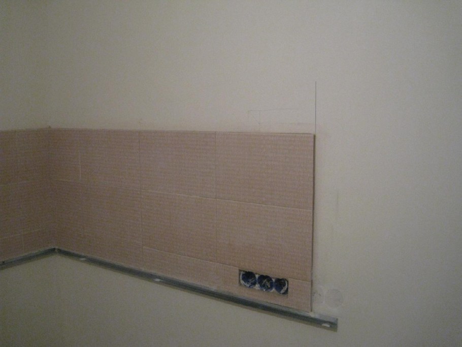 Плитка на маленькую кухню на пол