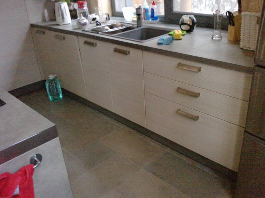 Плинтус под кухонный гарнитур