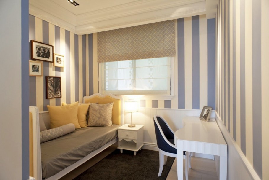 Обои под светлую мебель в гостиную