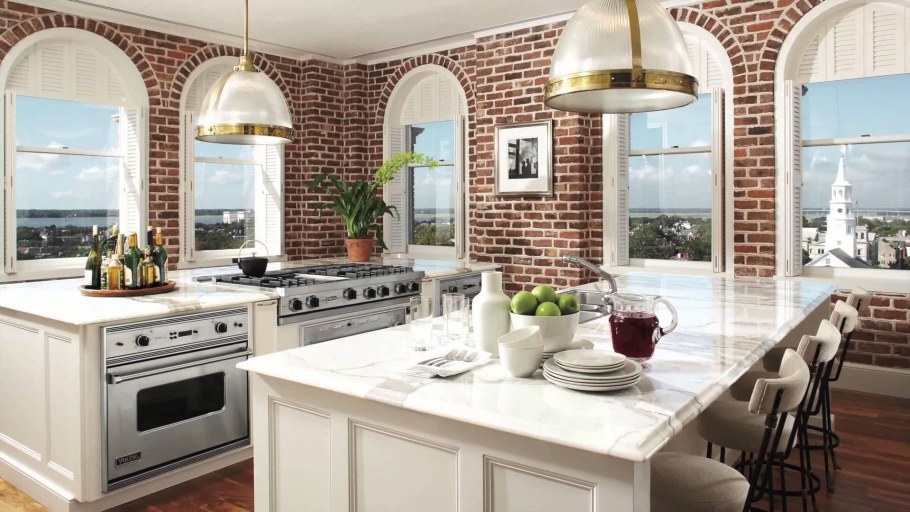 Кирпичная стена на кухне