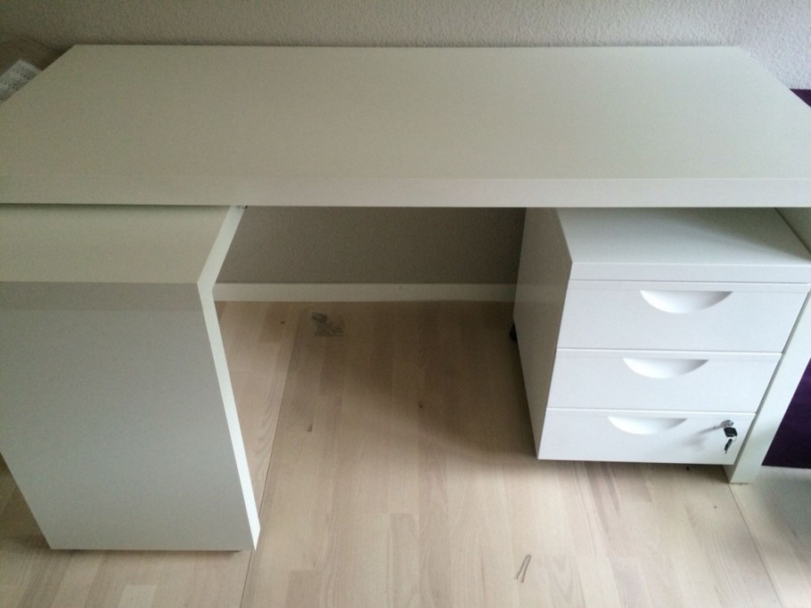 Компьютерный стол МАЛЬМ икеа белый