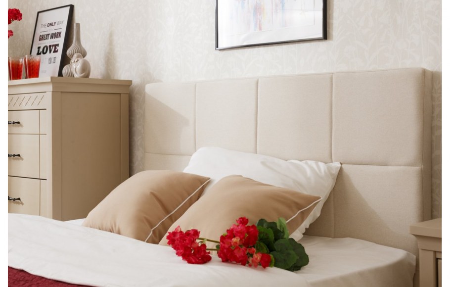 Односпальная кровать с мягким изголовьем