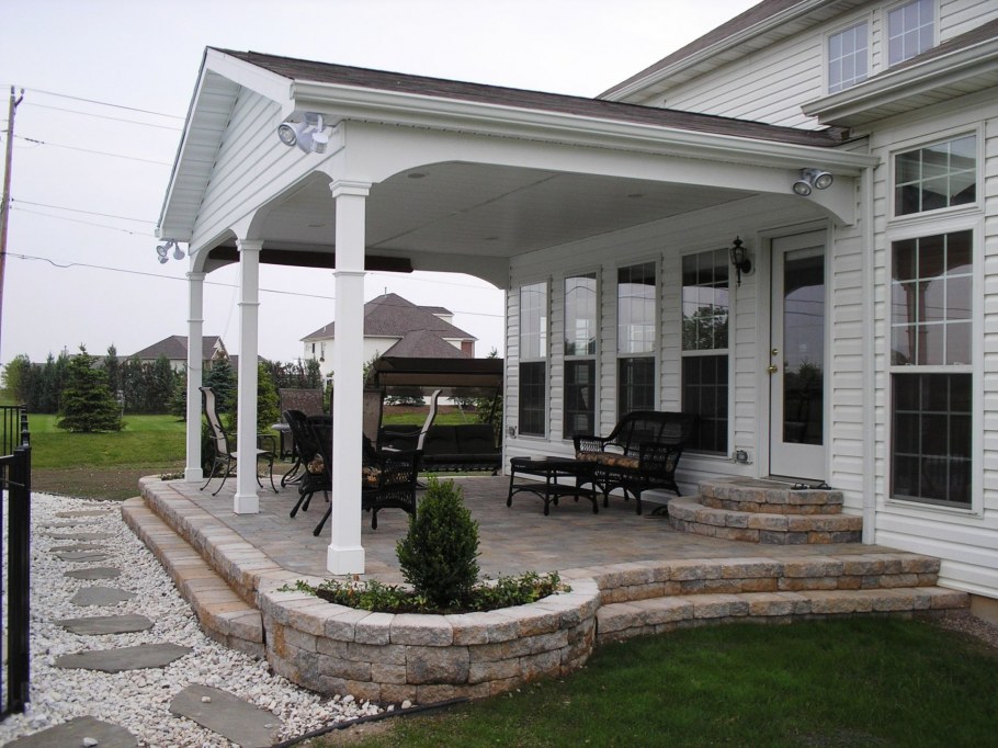 Терраса с колоннами