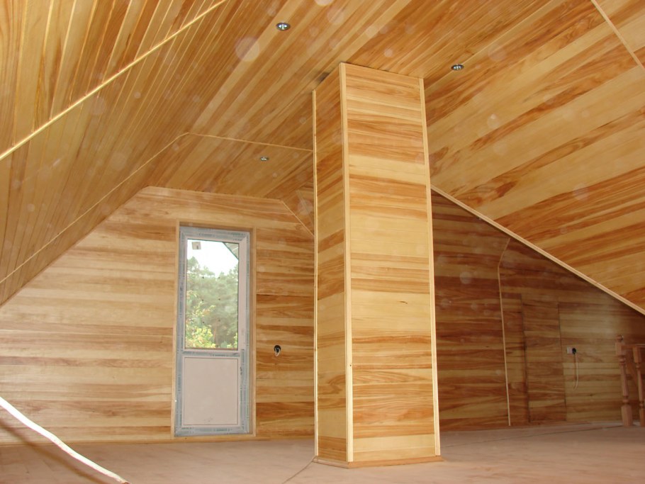 Обшивка вагонкой мансардного этажа