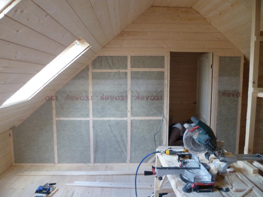 Бюджетная отделка мансарды