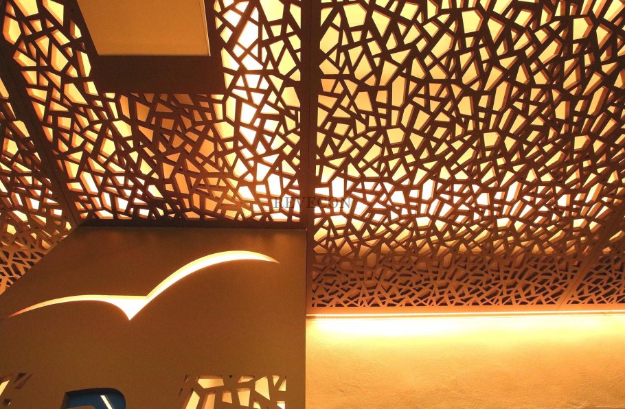 Резная панель с подсветкой