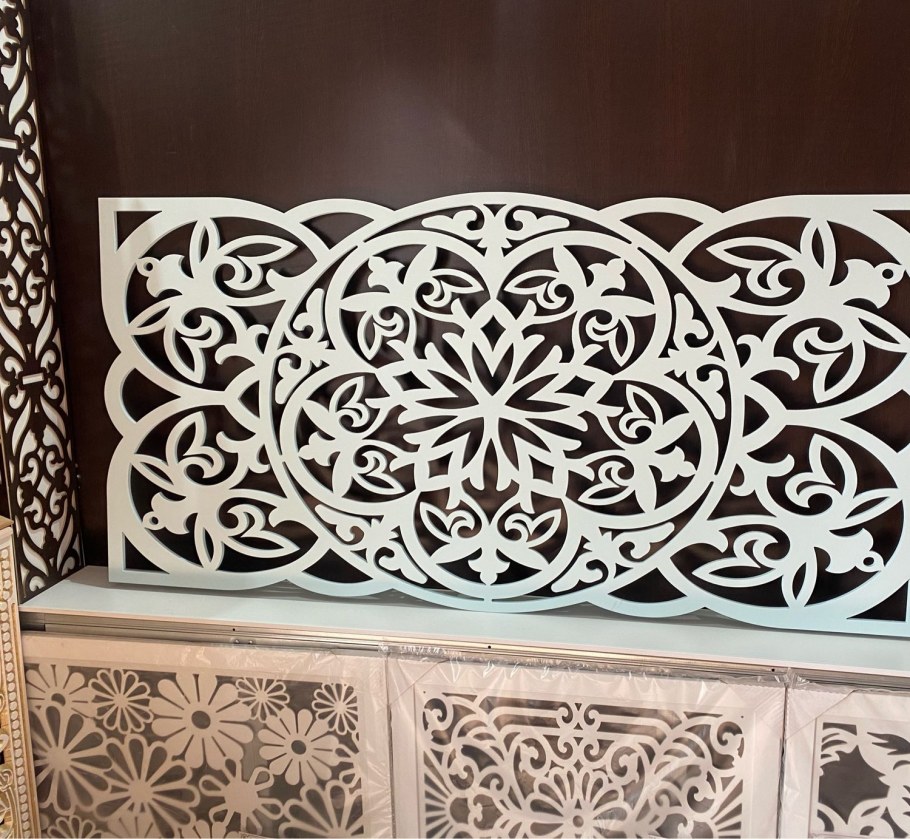 Резные деревянные панели