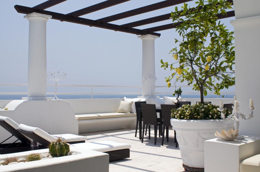 Ограждение террасы в средиземноморском стиле