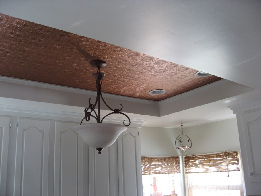 Плитка на потолок без швов