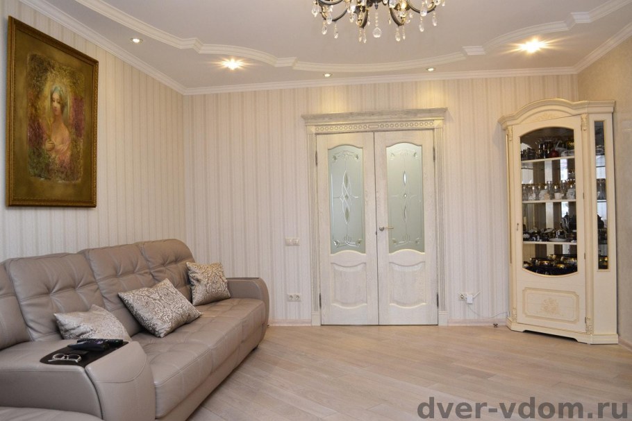 Двери слоновая кость и плинтус в цвет