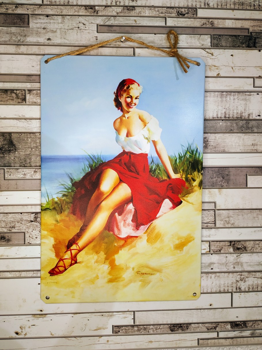 Постеры пин ап в интерьере