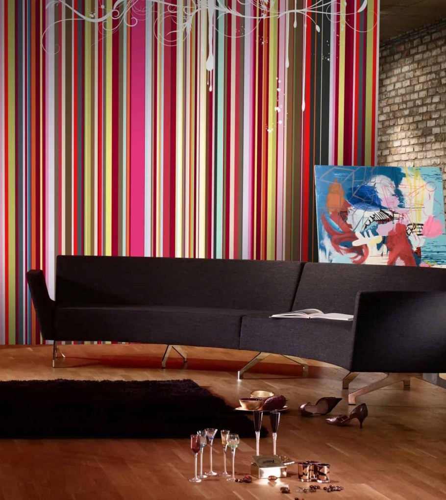 Полоски на стене