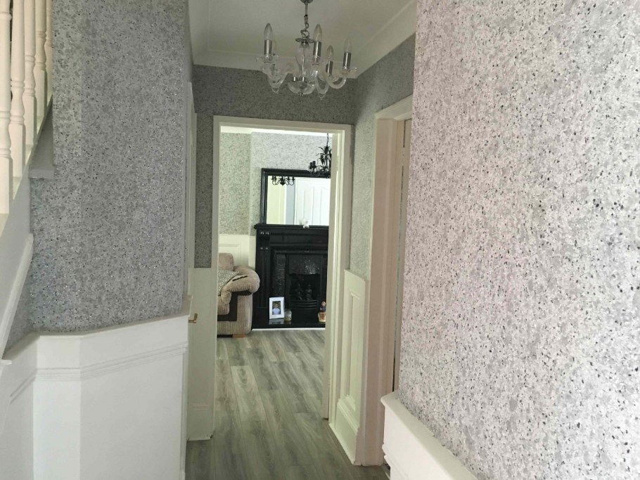 Венецианская штукатурка в интерьере классической гостиной