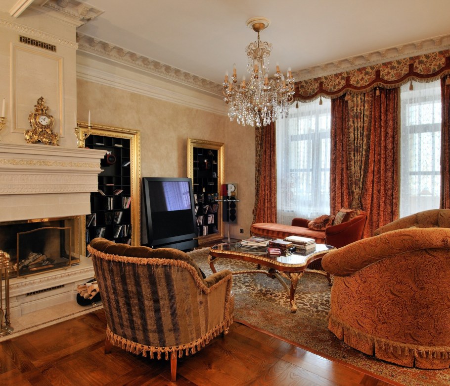 Гостиная в классическом стиле в доме