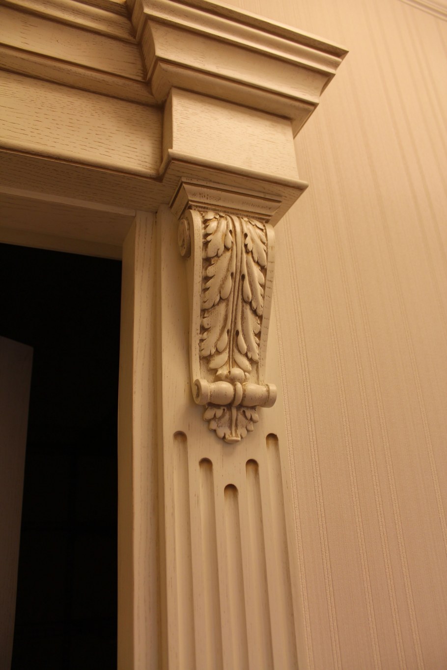 Декоративные дверные наличники