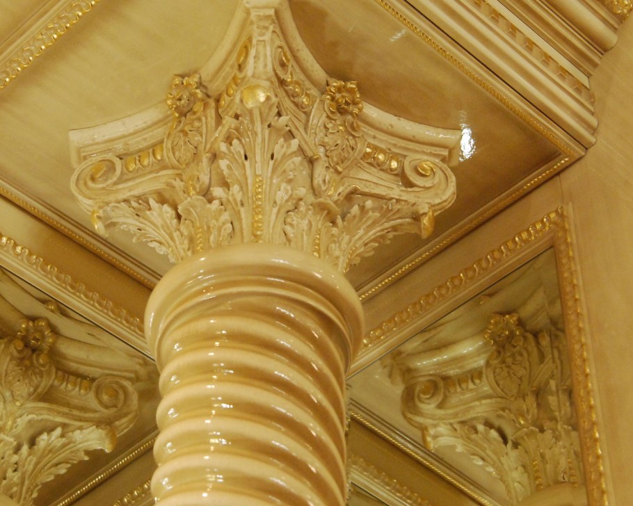 Деревянные витые колонны