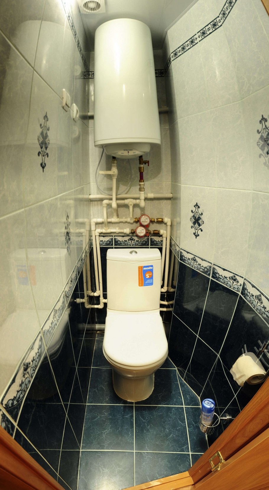 Трубы в туалете