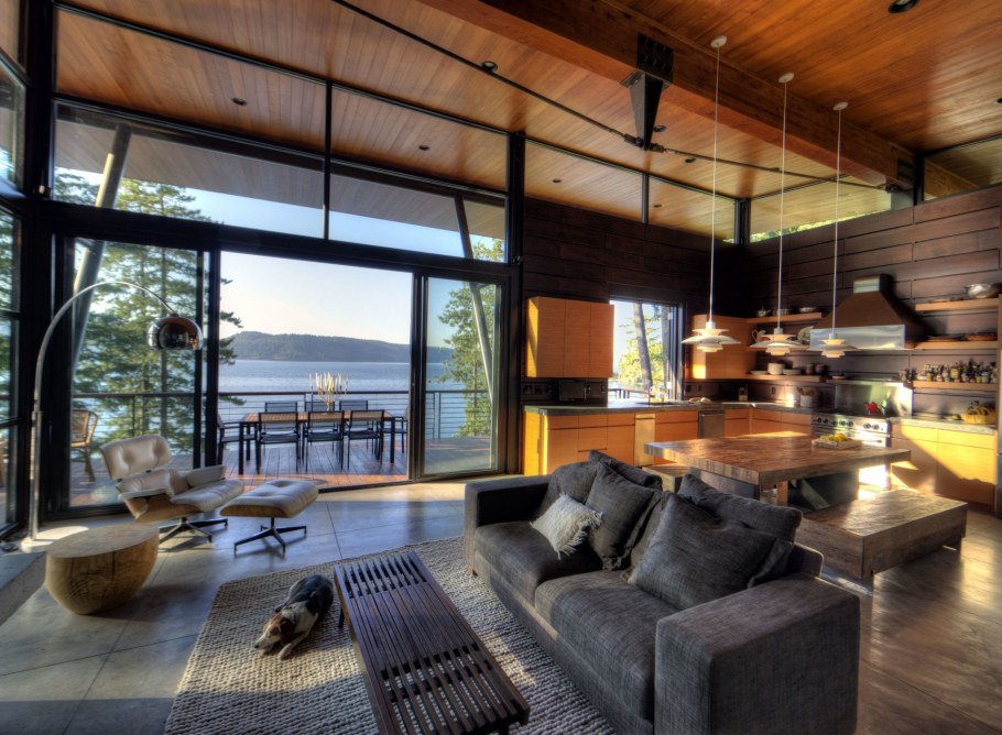 Дом с панорамными окнами