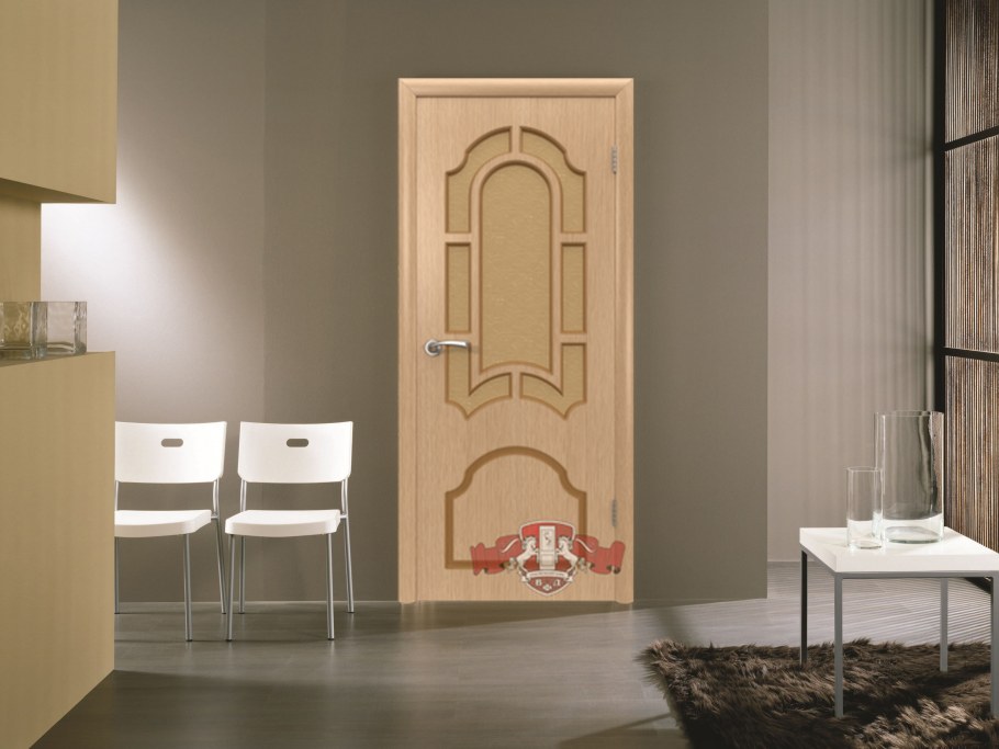 Дверной проем в углу комнаты