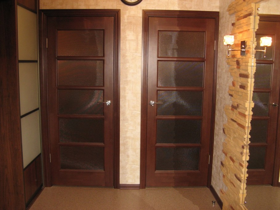 Установленные межкомнатные двери