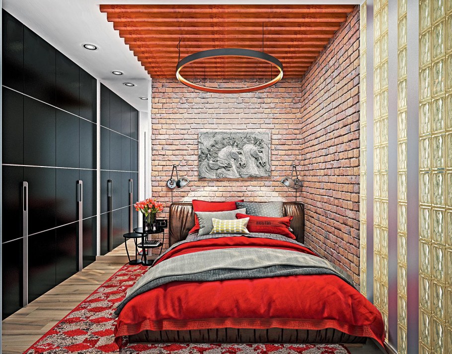 Красная кирпичная стена в интерьере