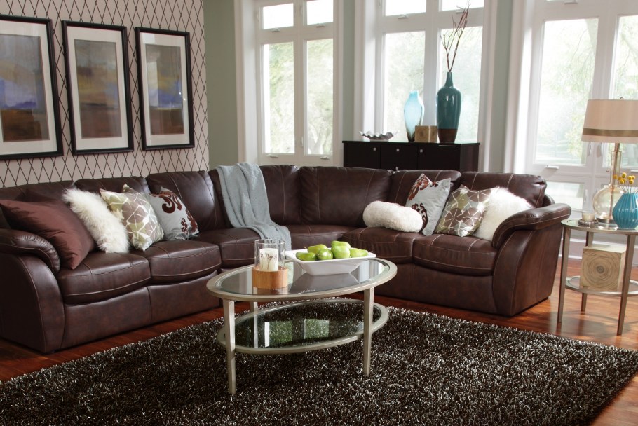 Коричневый ковер в интерьере